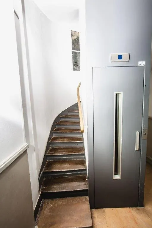 Flat App Entier N106 F3 * Paris